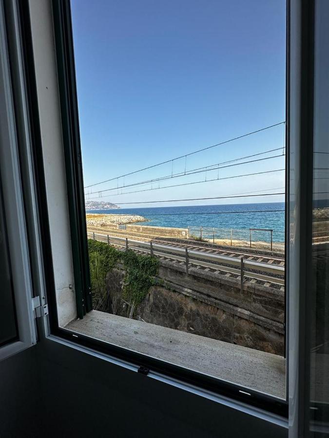 La Via Sul Mare Apartment บอร์ดิเกรา ภายนอก รูปภาพ