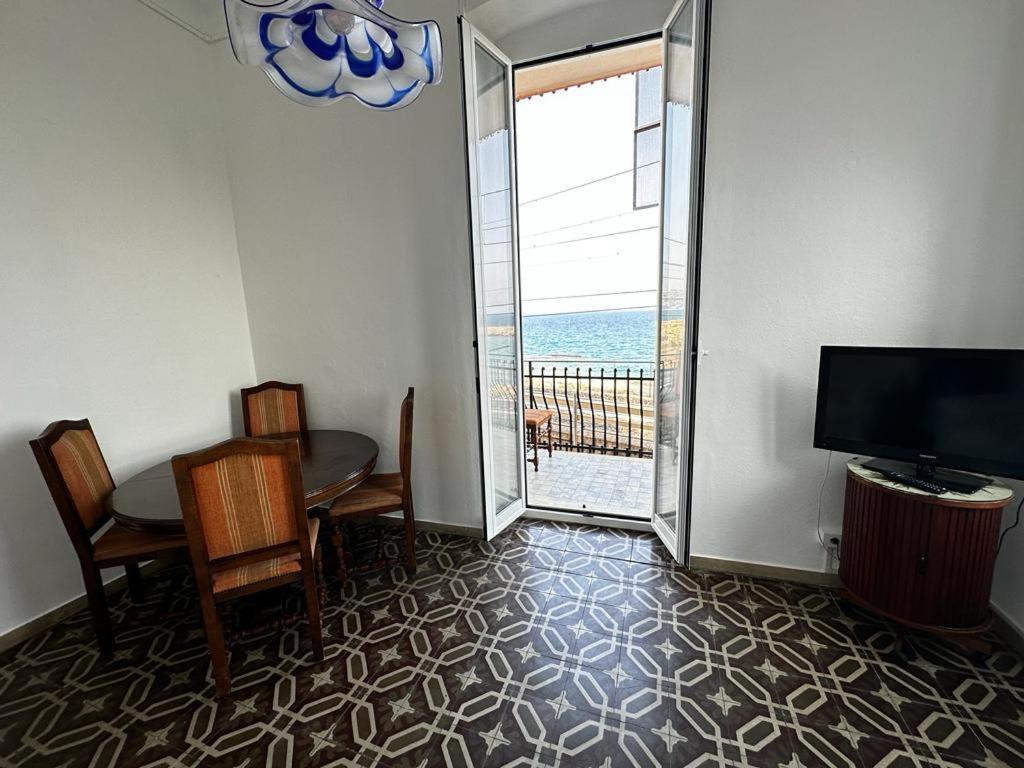 La Via Sul Mare Apartment บอร์ดิเกรา ภายนอก รูปภาพ